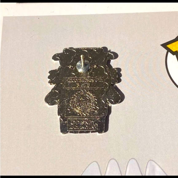 Disney Hidden Mickey Pin - Picture 2 of 2